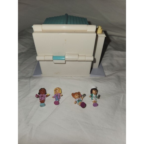 Polly Pocket Vintage 1993 Light Up Pizzeria Bluebird Toys COMPLETE Lights Work! - Picture 6 of 9